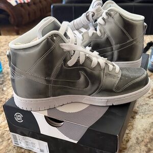 Nike Women's High-Top Sneakers in Grey and White